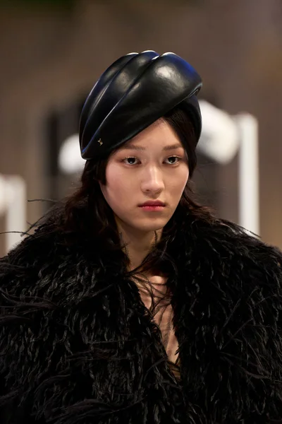Look 30